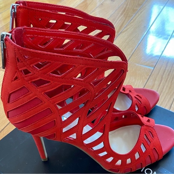 Super Cute and Very Sexy BCBG Generation Camdynn Laser-Cut Heeled. Size 9 - Picture 5 of 8